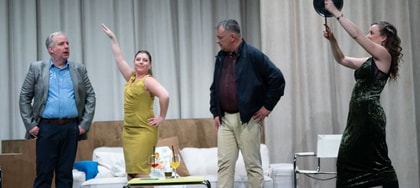M. Camoletti, M. Niavarani: (TOTALNO) KATASTROFALNA VEČERJA